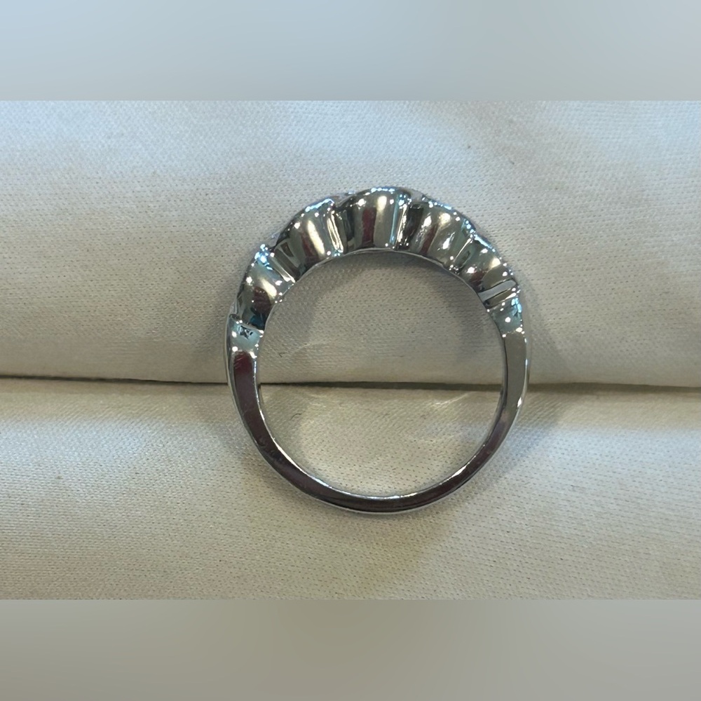 14KT White Gold Natural Diamonds Band - Picture 6 of 10